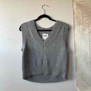 NWT Abercrombie Gray Sweater Vest